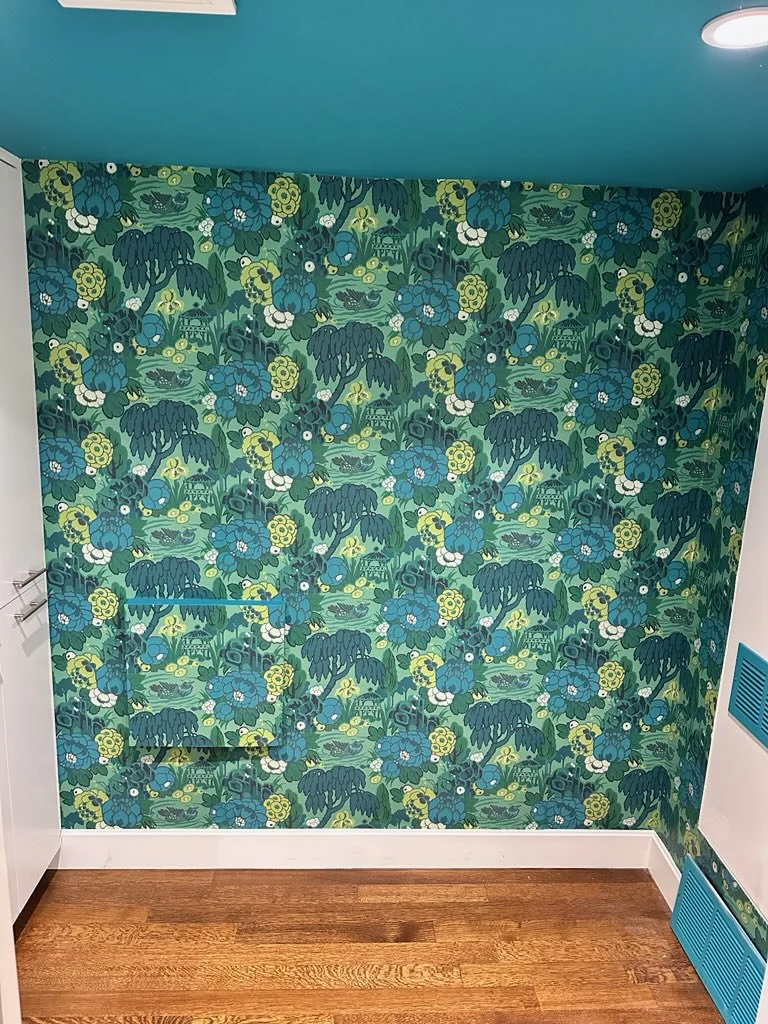 Wallpaper installation Airport North Orlando
